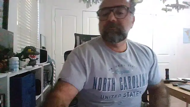 Snapshot of chainjulious chatting on 11-11-25, 01:33 chainjulious online show from 11-11-25, 01:33