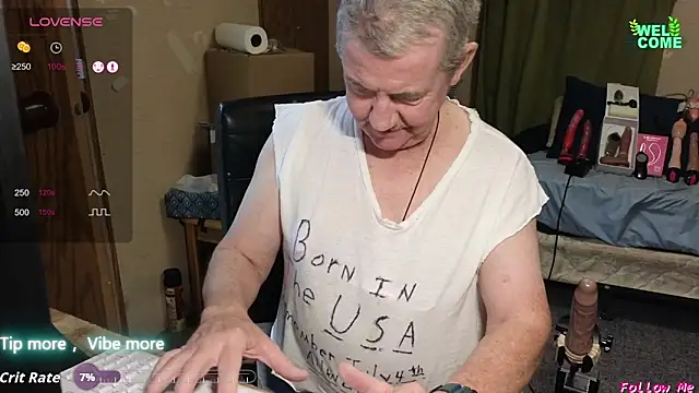 Snapshot of oldnew-63 chatting on 11-29-25, 02:03 oldnew-63 online show from 11-29-25, 02:03