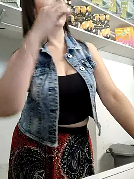 Snapshot of Mia_Novikov chatting on 09-29-25, 04:56 Mia Novikov online show from 09-29-25, 04:56