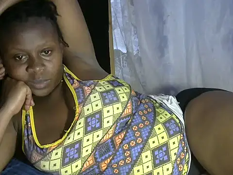 Snapshot of Amelyah chatting on 05-12-26, 12:24 Amelyah online show from 05-12-26, 12:24