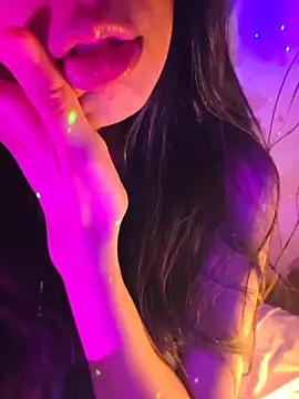 Snapshot of aloneathome chatting on 12-18-25, 08:53 aloneathome online show from 12-18-25, 08:53