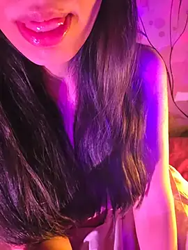 Snapshot of aloneathome chatting on 01-18-26, 08:01 aloneathome online show from 01-18-26, 08:01