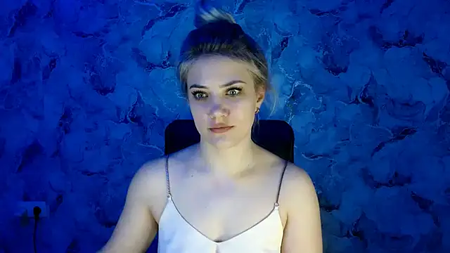 Snapshot of nika_gold1 chatting on 02-14-25, 09:10 nika gold1 online show from 02-14-25, 09:10