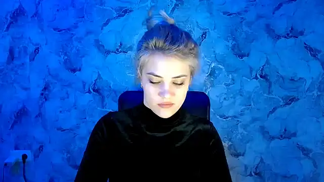 Snapshot of nika_gold1 chatting on 02-15-25, 03:17 nika gold1 online show from 02-15-25, 03:17