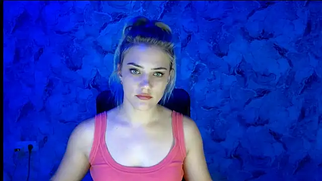 Snapshot of nika_gold1 chatting on 09-26-25, 06:56 nika gold1 online show from 09-26-25, 06:56