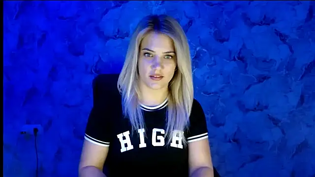 Snapshot of nika_gold1 chatting on 10-12-25, 03:55 nika gold1 online show from 10-12-25, 03:55