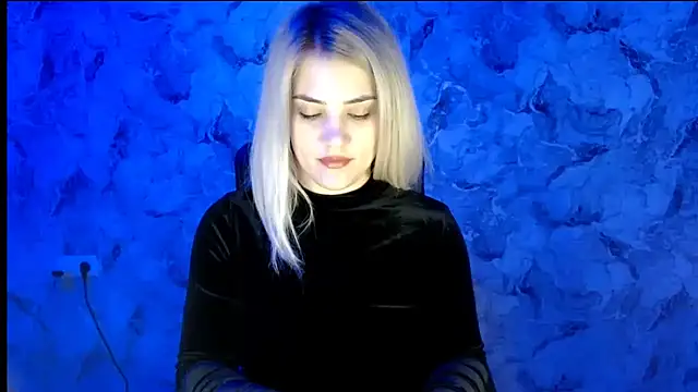 Snapshot of nika_gold1 chatting on 10-27-25, 06:12 nika gold1 online show from 10-27-25, 06:12