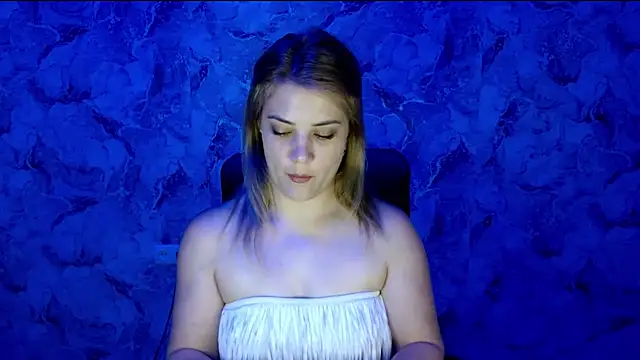Snapshot of nika_gold1 chatting on 06-21-26, 03:03 nika gold1 online show from 06-21-26, 03:03