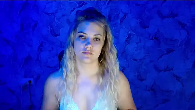 Snapshot of nika_gold1 chatting on 06-30-26, 05:25 nika gold1 online show from 06-30-26, 05:25