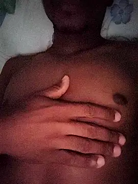 Snapshot of maycon767 chatting on 12-18-25, 04:13 maycon767 online show from 12-18-25, 04:13