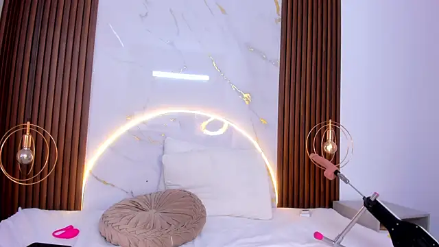 Snapshot of danisaenz_ chatting on 12-11-24, 08:18 danisaenz online show from 12-11-24, 08:18