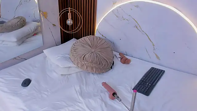 Snapshot of danisaenz_ chatting on 12-26-24, 11:13 danisaenz online show from 12-26-24, 11:13