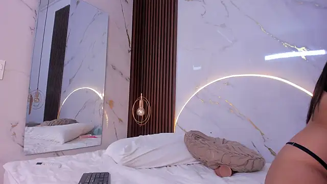 Snapshot of danisaenz_ chatting on 02-15-25, 11:25 danisaenz online show from 02-15-25, 11:25