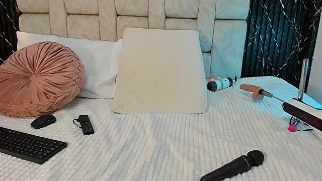 Snapshot of danisaenz_ chatting on 12-04-25, 07:22 danisaenz online show from 12-04-25, 07:22