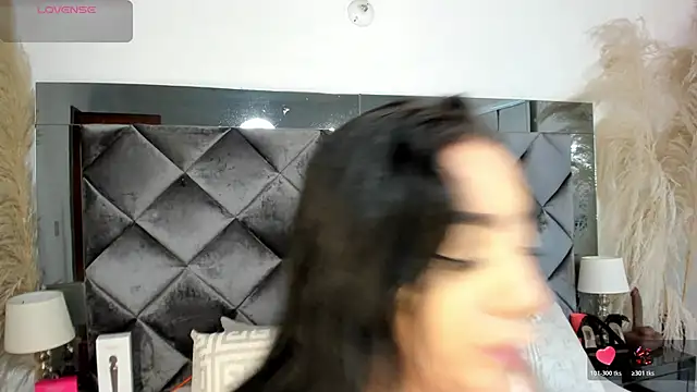 sofhiaa adaams online show from 10-29-25, 11:06