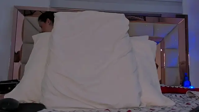 Snapshot of violetta-brown1 chatting on 01-29-25, 04:36 violetta-brown1 online show from 01-29-25, 04:36