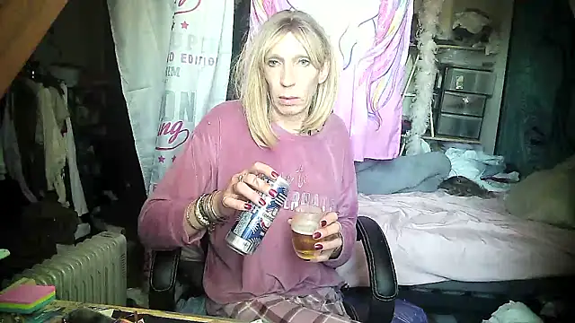 Ombeline1 online show from 02-18-25, 10:27