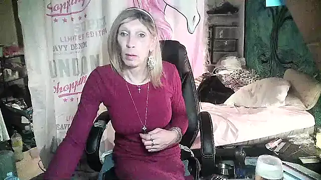 Ombeline1 online show from 02-22-25, 10:20