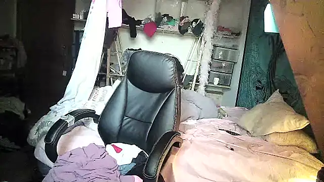 Ombeline1 online show from 03-04-25, 07:08