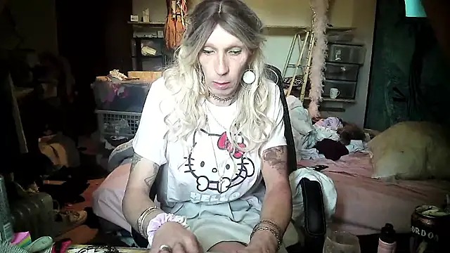 Ombeline1 online show from 03-06-25, 01:03