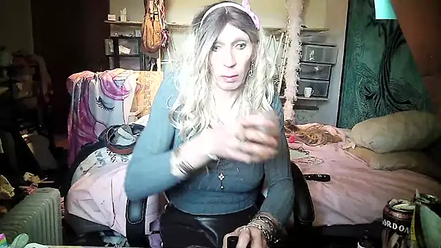 Ombeline1 online show from 03-07-25, 10:35