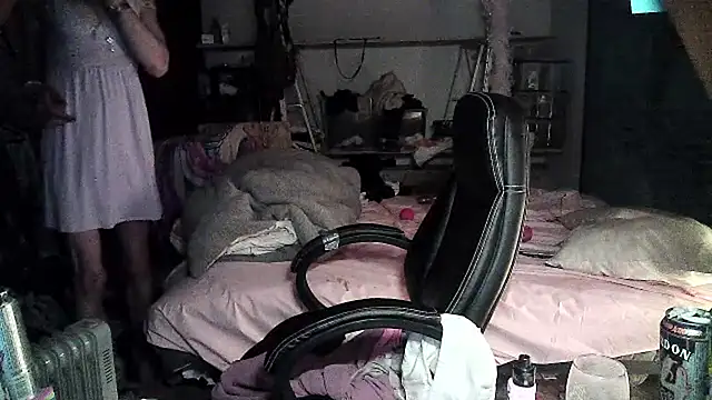 Ombeline1 online show from 03-08-25, 10:02