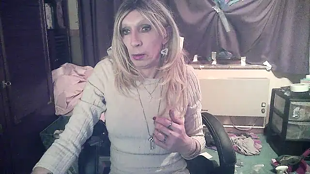 Ombeline1 online show from 03-15-25, 04:13