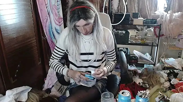 Ombeline1 online show from 10-21-25, 02:07