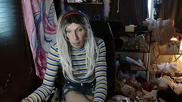 Ombeline1 online show from 10-24-25, 06:32