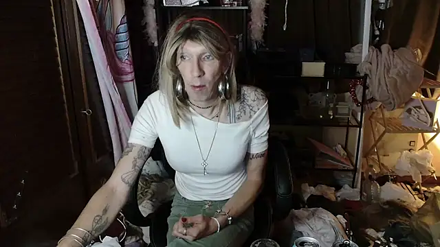 Ombeline1 online show from 10-24-25, 07:32