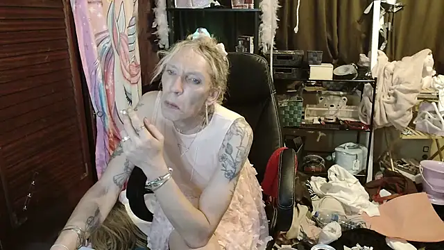 Ombeline1 online show from 11-04-25, 02:54