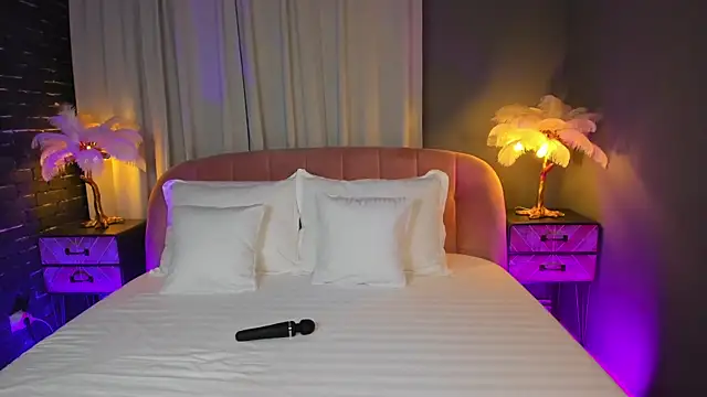 Snapshot of AmedeeaBanks chatting on 09-11-25, 07:25 AmedeeaBanks online show from 09-11-25, 07:25