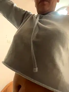 Snapshot of Juana19 chatting on 11-21-25, 12:15 Juana19 online show from 11-21-25, 12:15