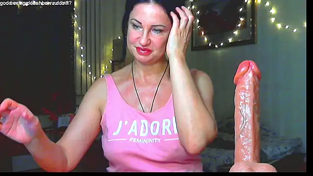 Snapshot of hornymommy69_ chatting on 12-21-24, 09:15 hornymommy69 online show from 12-21-24, 09:15