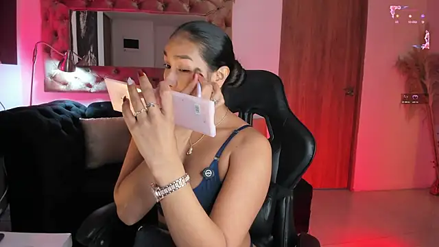 AmelyaMann online show from 04-17-26, 12:52