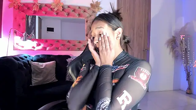 AmelyaMann online show from 05-31-26, 01:07
