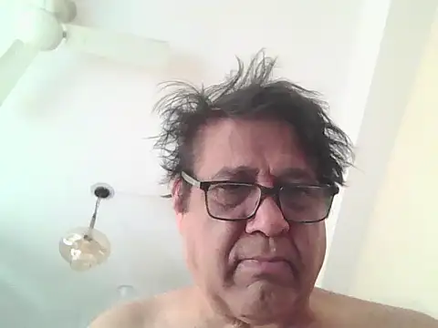 Nuttysub online show from 04-22-26, 02:03