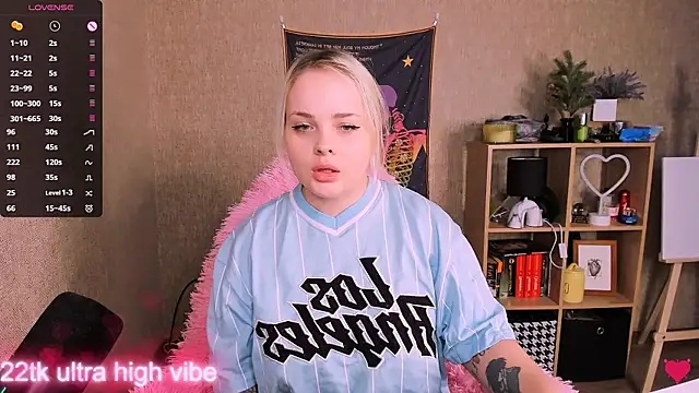 Snapshot of flower_sarah_ chatting on 02-09-25, 12:30 flower sarah online show from 02-09-25, 12:30