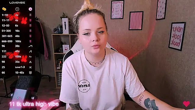 Snapshot of flower_sarah_ chatting on 02-23-25, 05:29 flower sarah online show from 02-23-25, 05:29