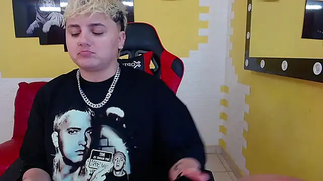 isabeautyx19 online show from 01-11-25, 02:36