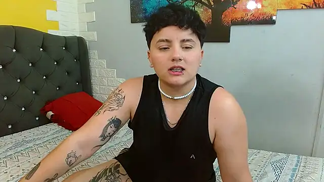 isabeautyx19 online show from 10-18-25, 02:14