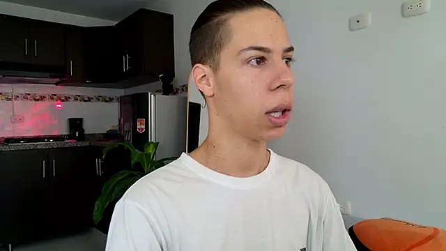 Snapshot of grey___27 chatting on 02-19-25, 11:49 grey 27 online show from 02-19-25, 11:49