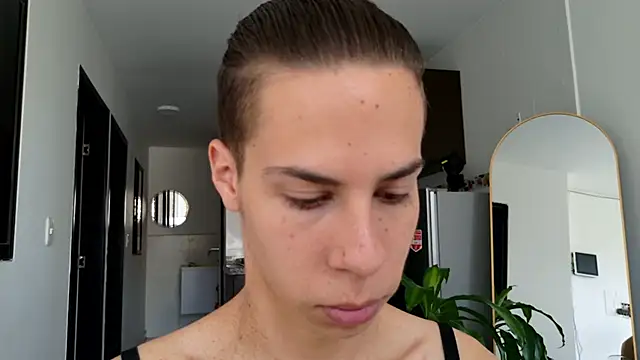 Snapshot of grey___27 chatting on 02-20-25, 01:51 grey 27 online show from 02-20-25, 01:51