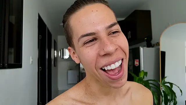 Snapshot of grey___27 chatting on 02-20-25, 04:57 grey 27 online show from 02-20-25, 04:57