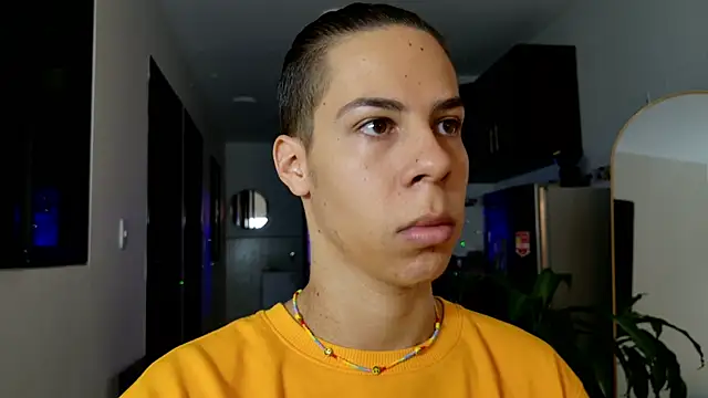 Snapshot of grey___27 chatting on 02-22-25, 11:13 grey 27 online show from 02-22-25, 11:13