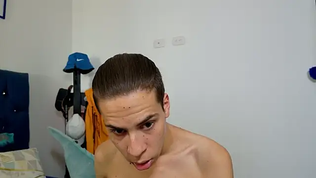 Snapshot of grey___27 chatting on 02-24-25, 11:10 grey 27 online show from 02-24-25, 11:10