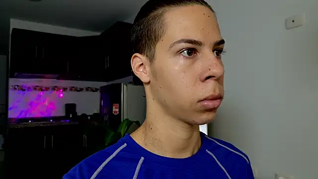 Snapshot of grey___27 chatting on 02-25-25, 11:30 grey 27 online show from 02-25-25, 11:30