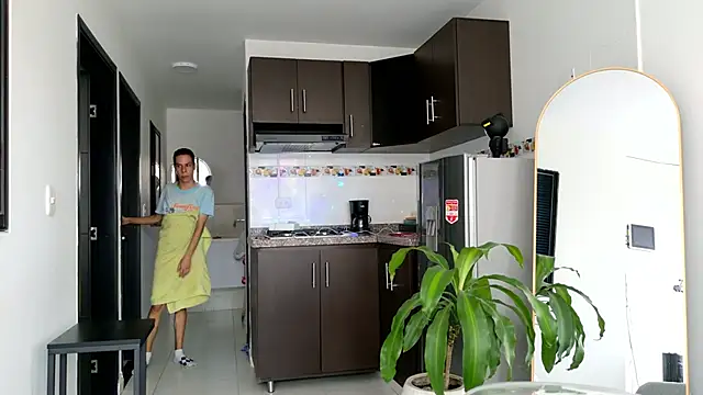 Snapshot of grey___27 chatting on 02-28-25, 10:06 grey 27 online show from 02-28-25, 10:06