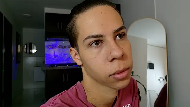 Snapshot of grey___27 chatting on 03-04-25, 11:19 grey 27 online show from 03-04-25, 11:19