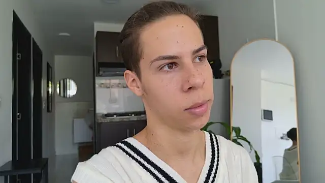 Snapshot of grey___27 chatting on 03-11-25, 06:19 grey 27 online show from 03-11-25, 06:19